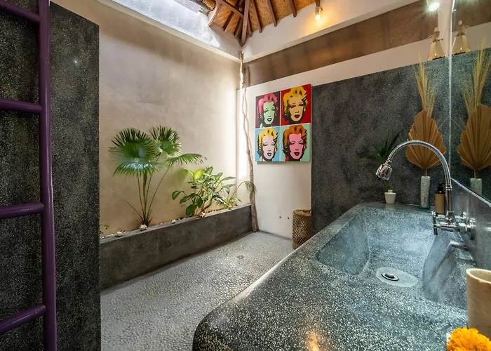 Fendi Seminyak (Bali)